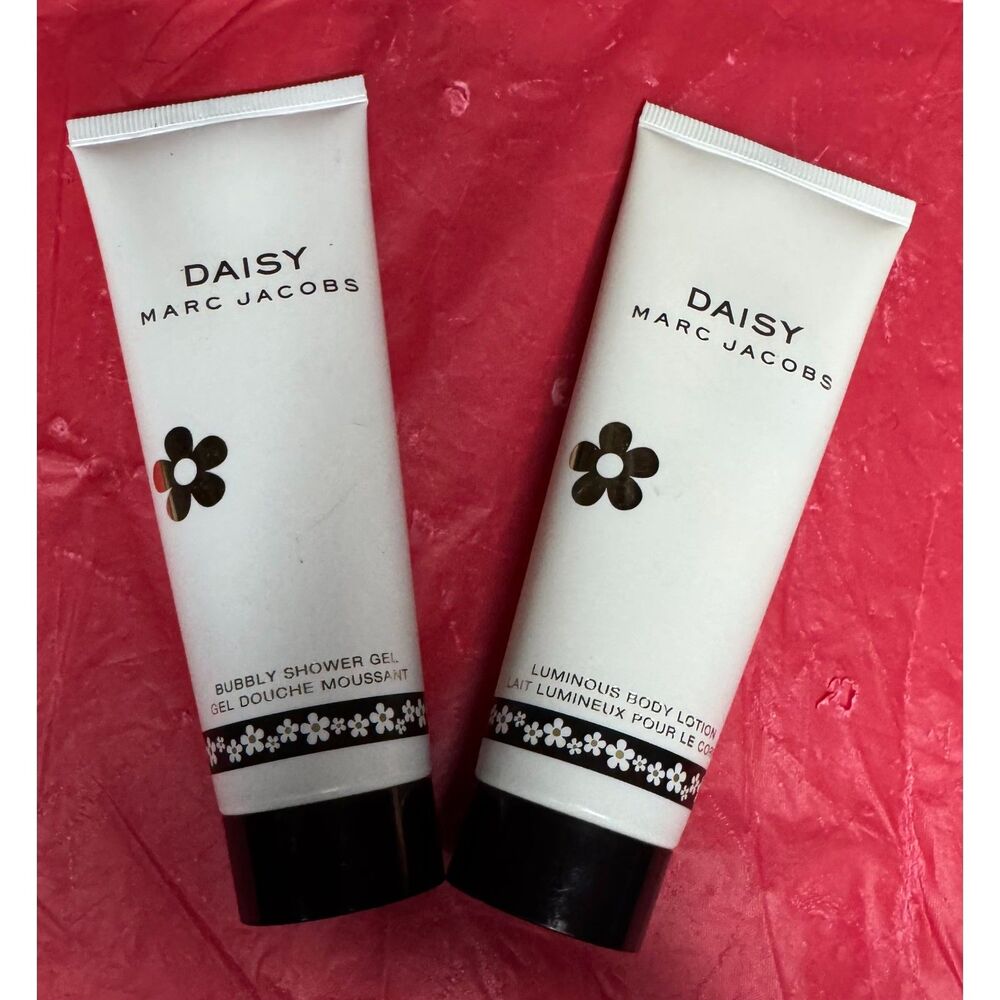 Marc Jacobs Daisy Body Care Duo Set - Shower Gel & Lotion (75ml/2.5oz Each)